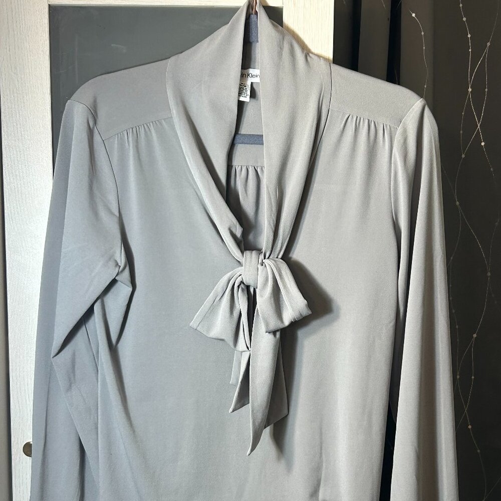 Calvin Klein Grey Bow Tie Neck Blouse Chic Medium